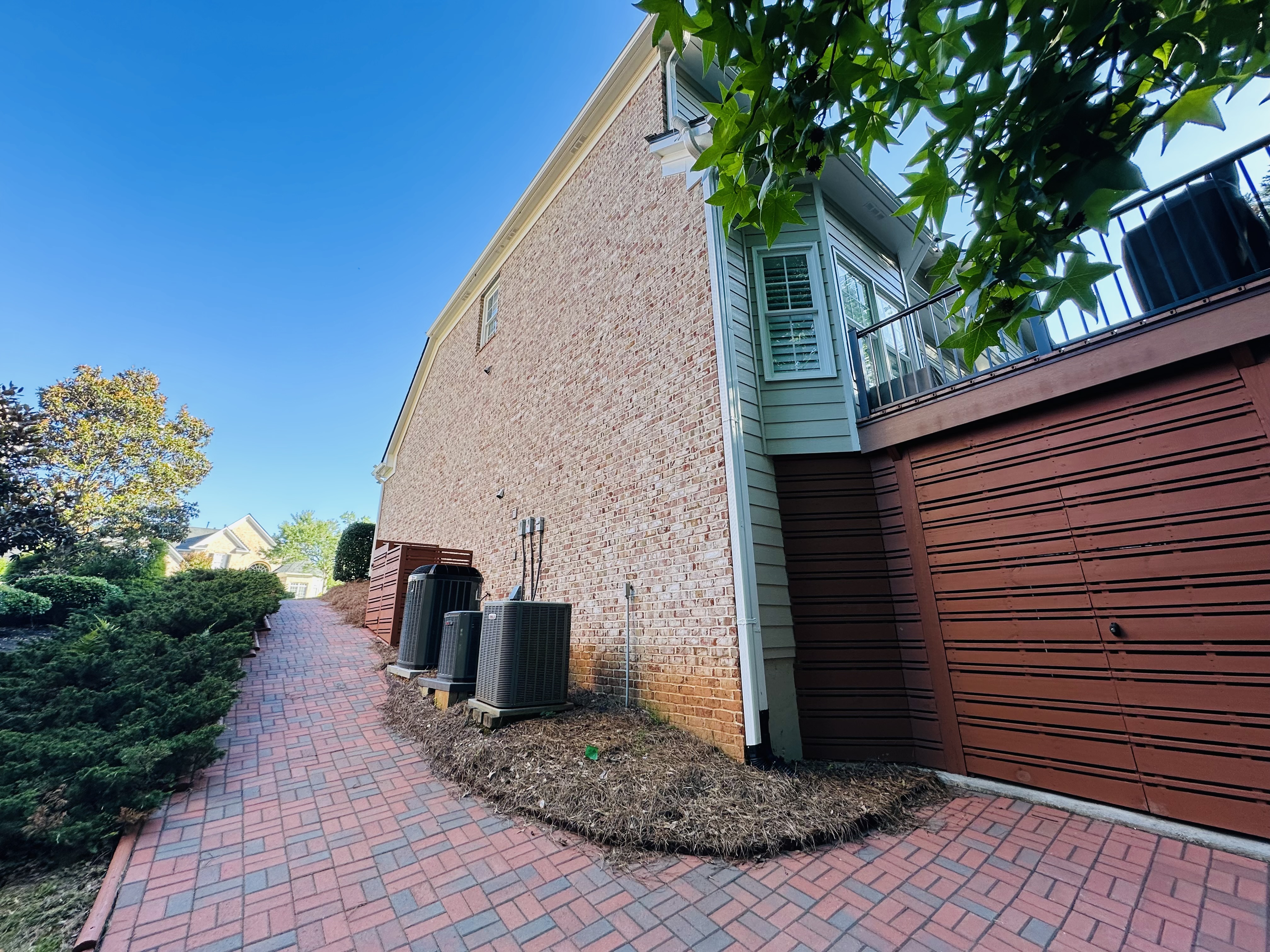 Side Yard — Paver Walkway