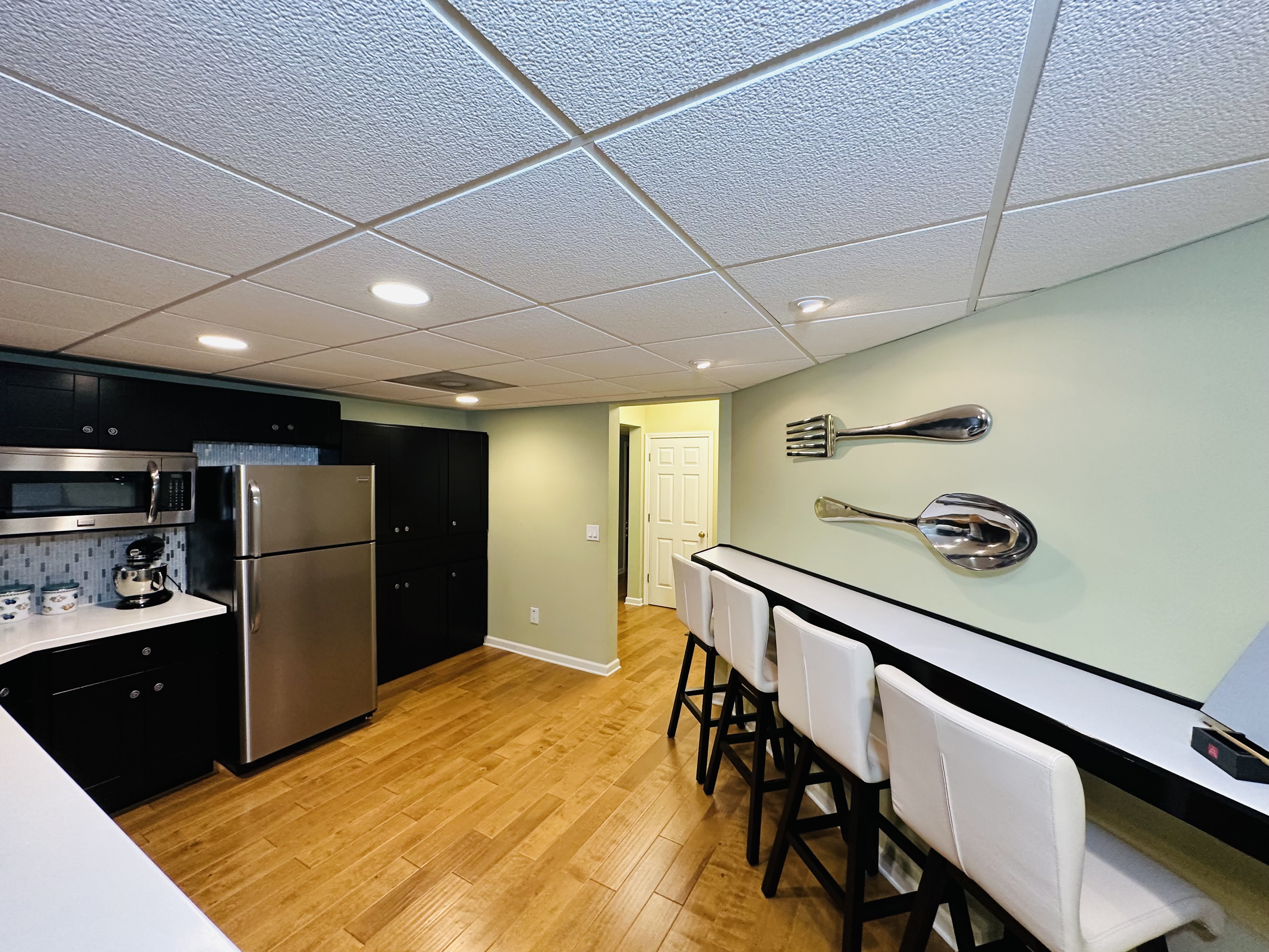 Kitchenette & Dining Overview