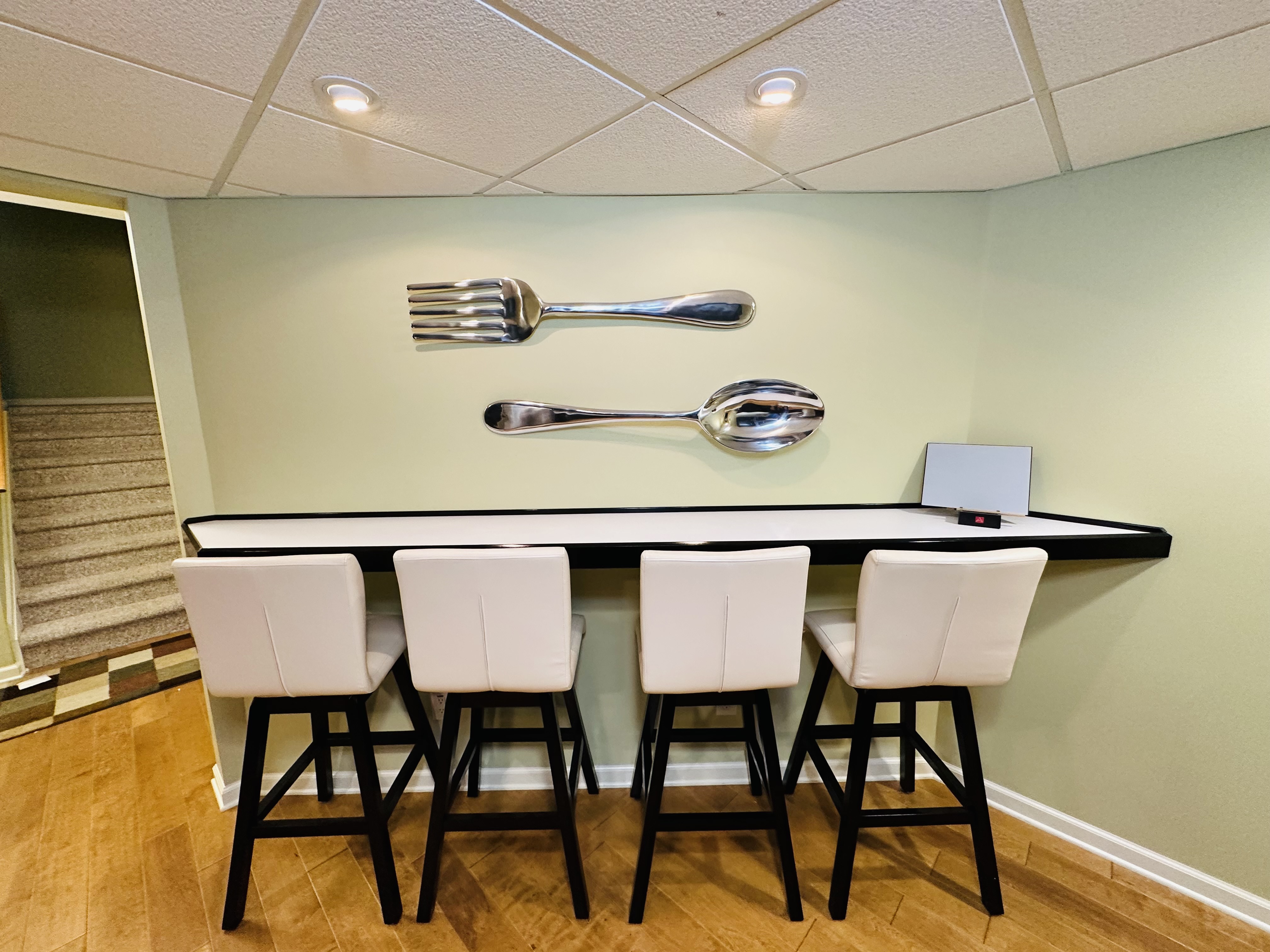 Kitchenette Bar Seating