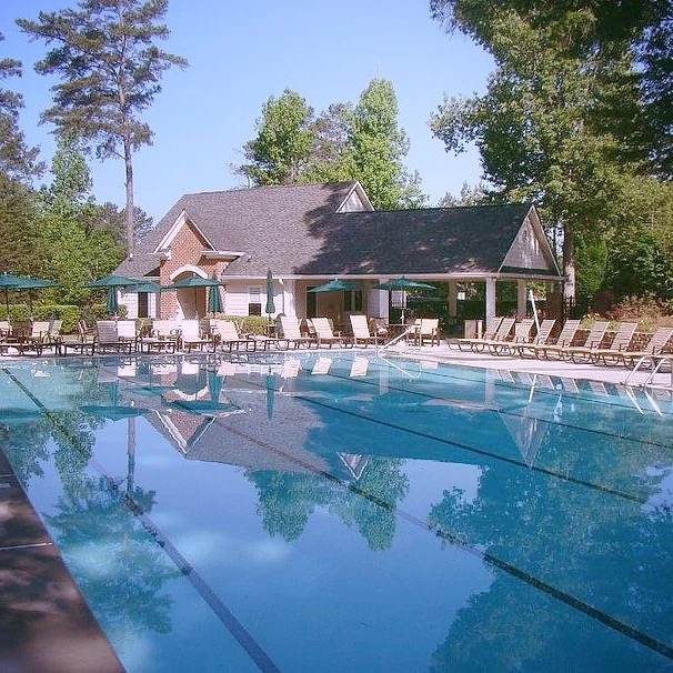 Wilshire Estates community pool